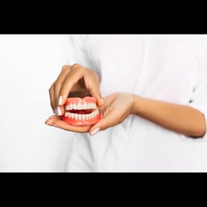 Camila prothetischemondzorg image 3