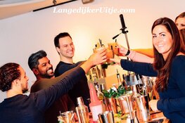 Cocktails shaken bij LangedijkerUitje, de lekkerste en leukste workshops.