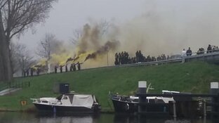 Satudarah-leden herdenken verongelukte motorrijder op Broekhornerbrug