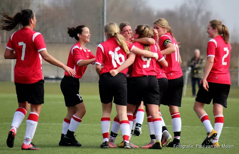 Vrouwen Alcmaria Victrix doen concurrentie pijn