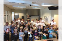 Leerlingen van basisschool De Wijde Veert maken heerlijke taarten met leerlingen van het Van der Meij College!