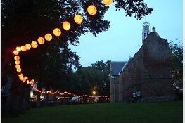 Zomerse lichtjesavond trekt veel bezoekers naar Bergen