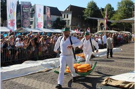 Friso de Zeeuw opent avondkaasmarkt