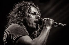 Syb van der Ploeg, Maarten Peters en anderen in ‘The Story Tellers’ Intiem concert De Vest met nummers van Cohen, Sting en Joni Mitchell