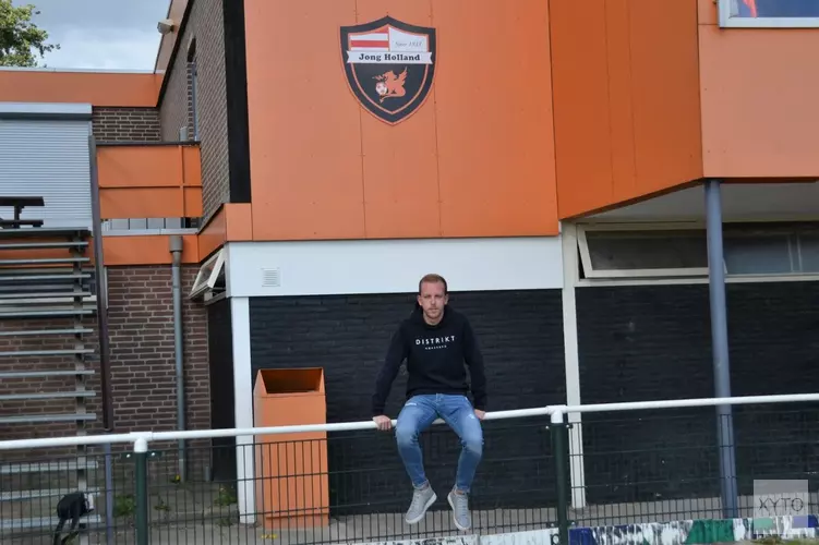 Lars Boekel weer lekker op de fiets naar het voetbal