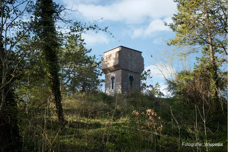Vissersmonument in het licht