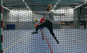 Milan van der Giessen daagt Tess Wester uit, en wint!