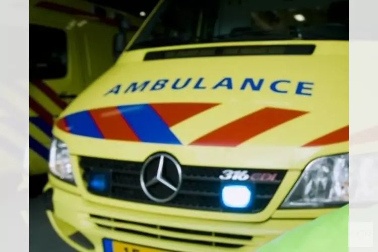 Fietser gewond na klap tegen autoportier.(video)