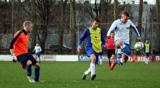 Flamingo&#39;s weer koploper na winst in stadsderby