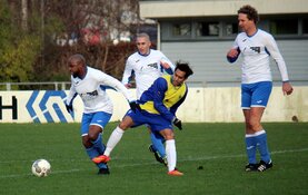 Flamingo's weer koploper na winst in stadsderby