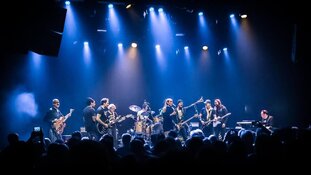 Jan Akkerman viert vanavond verjaardag in Podium Victorie tijdens Knight of the Guitar