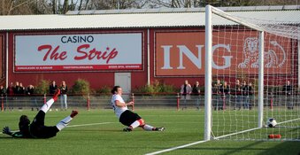 Alcmaria Victrix verslaat koploper De Rijp, hattrick Weisscher