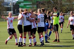 Alcmaria Victrix VR1 verrast titelkandidaat in zinderende slotfase