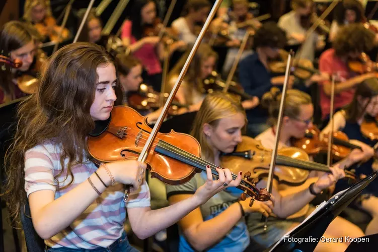 Tournee van Alkmaars Jeugdorkest naar de Zusterstad Tata in Hongarije