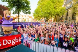 Al meer dan 500 kinderen doen mee aan de Rollebol Kids Run tijdens de Alkmaar City Run by night