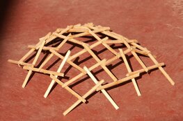 Architect en kunstenaar Rob de Vries bouwt tijdelijk kunstwerk