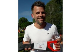 Alcmaria Victrix zaterdag 1: Lolbroeken in een voetbalshirt