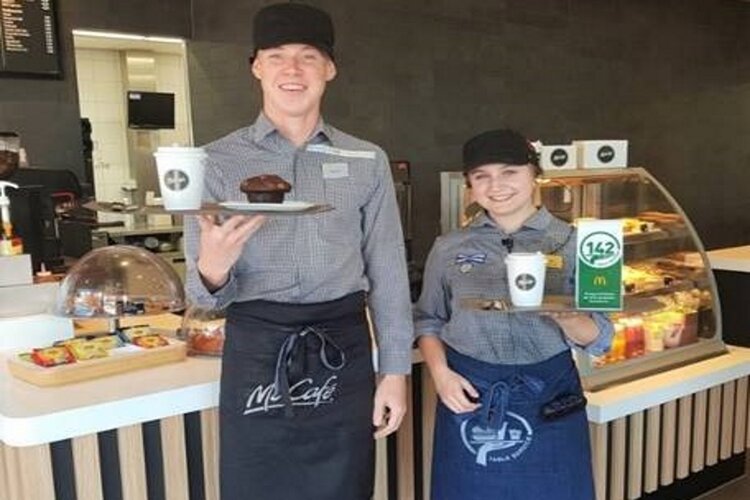 McDonald's restaurant Alkmaar West start met persoonlijke bediening aan tafel