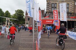 Deelnemers Fiets4Daagse Alkmaar genieten van de parels van Noord-Holland
