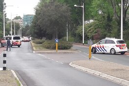 Fietser zwaargewond na aanrijding Vondelstraat: automobilist aangehouden