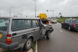 Auto tegen paal in Heerhugowaard