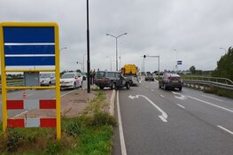 Auto tegen paal in Heerhugowaard