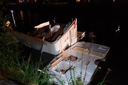 Caravan het kanaal in geblazen tijdens noodweer