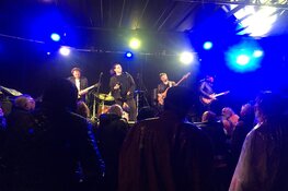 Ondanks zware regenval toch veel bezoekers bij de Shopping Night