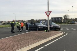 Auto&#39;s door voorrangsfout met elkaar in botsing in Egmond-Binnen
