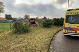 Automobiliste raakt van de weg