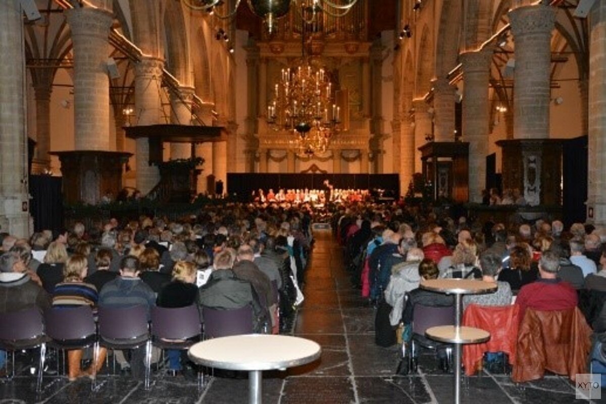 Kerstliederen zingen in de Grote Kerk - Alkmaarsdagblad.nl