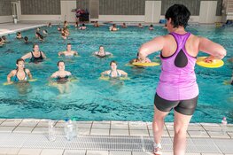 Drie uur durende Aquafitness Marathon in zwembad Hoornse Vaart