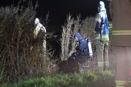 Auto te water in Oterleek, persoon overleden