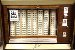 Feestelijke opening van Pakje Kunst® in de bibliotheek van Alkmaar