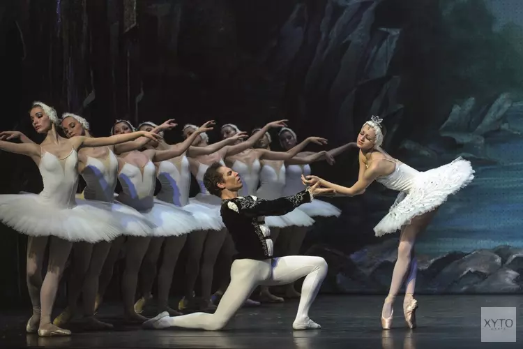 Vier de feestdagen met prachtig klassiek en ballet in TAQA Theater De Vest