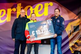 Perfect wandelweer, zestig unieke lichtcreaties en enthousiaste bewoners maken Fjoertoer Egmond 2019 groot succes