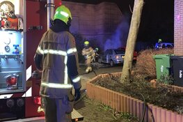 Twee auto's beschadigd na brand