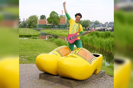In Holland staat een Huis van Dirk Scheele