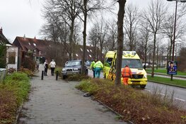 Auto tegen boom