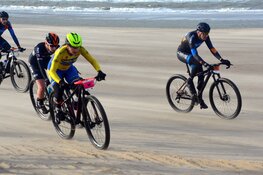 Sebastian Langeveld en Tessa Neefjes winnen 22e Egmond-Pier-Egmond