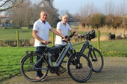 Van Alkmaar naar Barcelona fietsen om jongeren te laten sporten