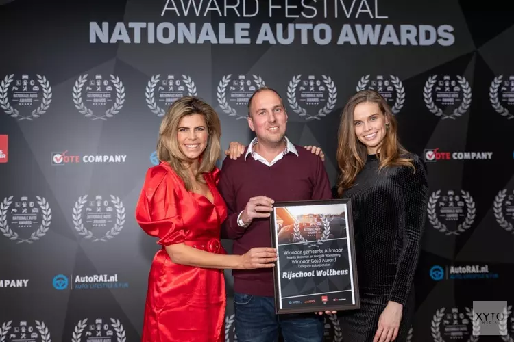 Autorijschool Woltheus wint award voor beste rijschool van Alkmaar