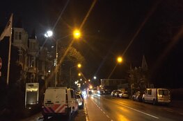 Inbreker mogelijk betrapt in Alkmaarse woning: politie zoekt met kraan op dak