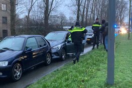 Kettingbotsing met vier personenauto's op Koelmalaan