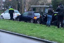 Kettingbotsing met vier personenauto's op Koelmalaan