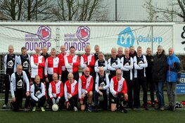 Wethouder Dijkman trapt Alkmaarse derby in Walking Football af