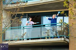 Zanger Joost de Vries verrast bewoners De Raatstede