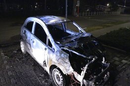 Auto volledig uitgebrand in Alkmaar