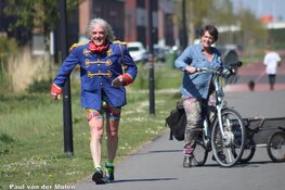 Henk Vos (72) slaagt in marathon-missie