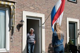 Wonen Plus Welzijn brengt op Bevrijdingsdag 1700 oranje gebakjes bij cliënten